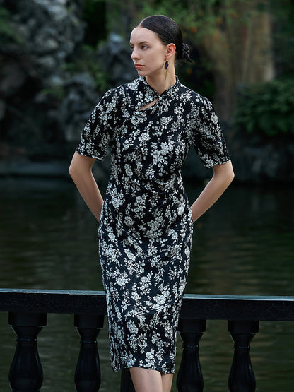 Kamelya Desenli Mandarin Yaka Cheongsam Kadın Midi Qipao Elbise